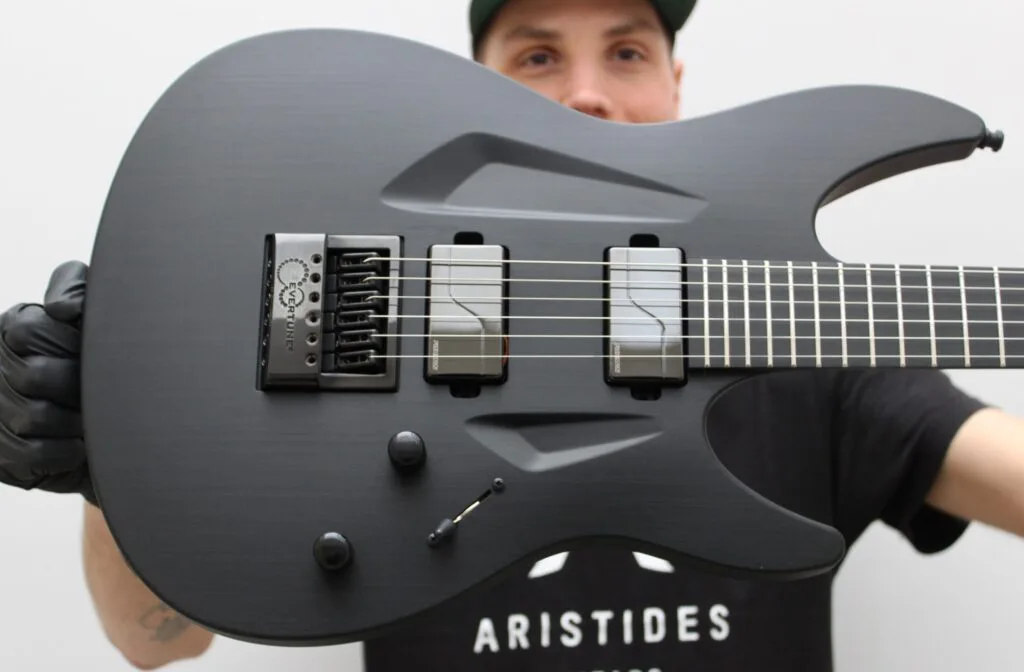 060R Black | Aristides Guitars