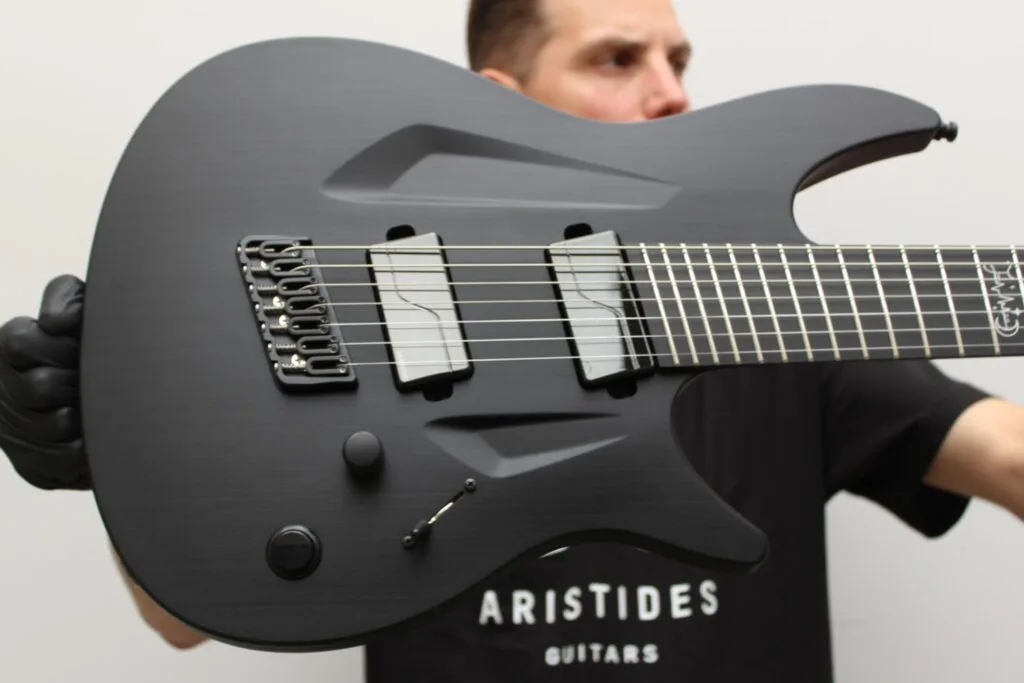 070SR Black | Aristides Guitars