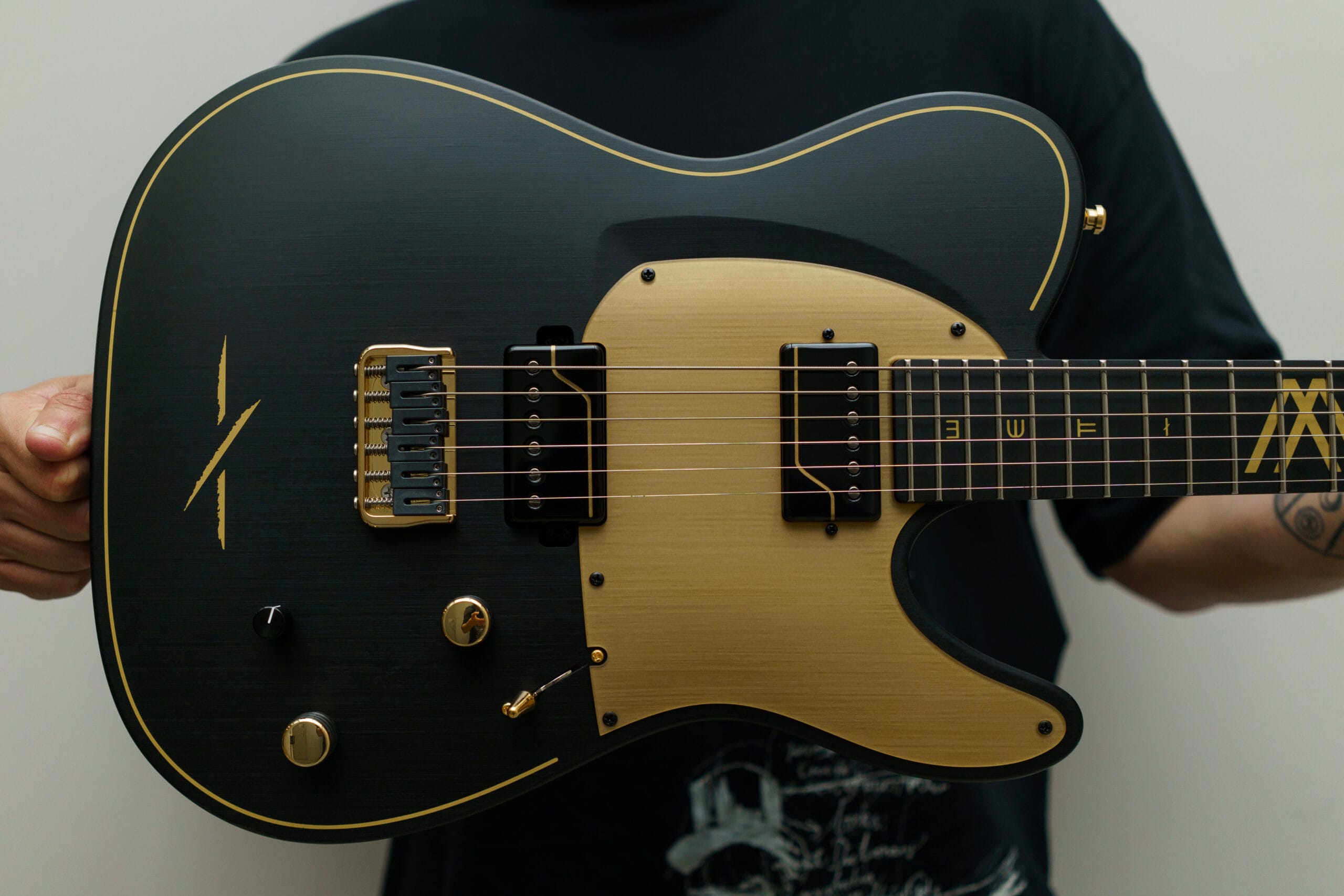 【新品】写真集「Guitar Eros Mondino」 guitar eros | 古書かいた