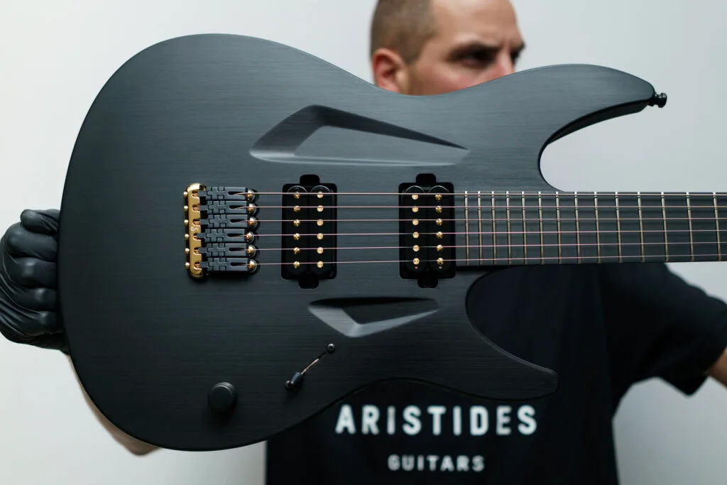 060R Black | Aristides Guitars