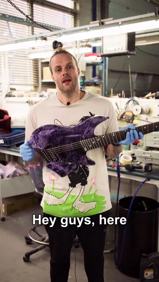 Build of the Week H/07 Purple Shattered Gloss featuring our multiscale tremolo system and a set of @fishmanmusic Fluence Moderns! 💜