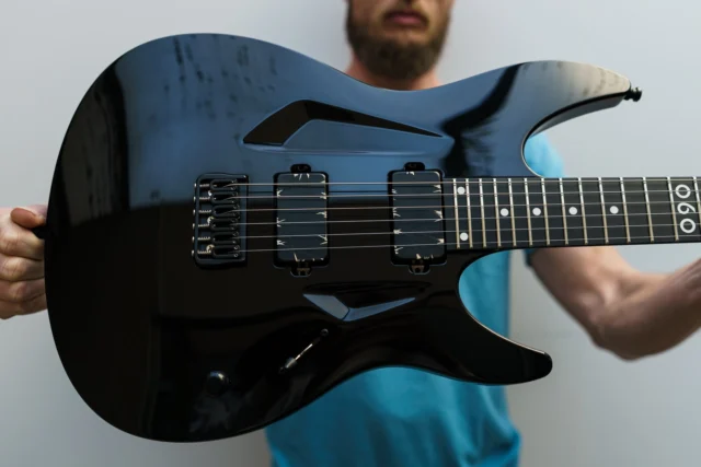 Aristides 060 Black Gloss equipped with the mighty @bareknucklepickupsofficial Aftermaths!