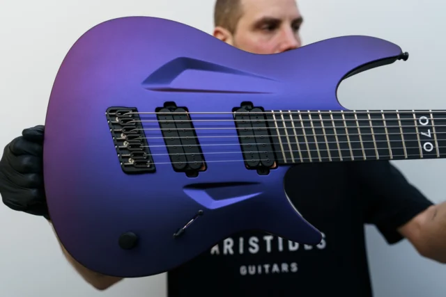 Aristides 079S Blueberry Chameleon Satin equipped with the fantastic @lundgrenguitarpickups M series / Black Heaven combo!