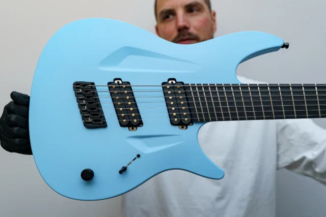 Aristides 070SR Light Blur equipped with the monstrous @bareknucklepickupsofficial Nailbomb in the bridge and VHII in the neck!