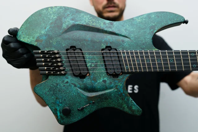 Aristides H/06 Bronze Oxidized featuring @lundgrenguitarpickups Black Heavens!