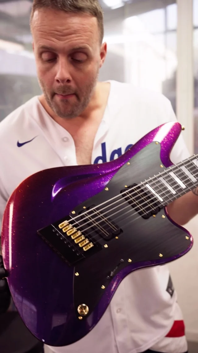 Build of the Week Aristides STX7S Purple/Red Chameleon with Arctic Sunset Sparkles Gloss featuring a black pickguard hybrid hardware, a multiscale @evertune and @bareknucklepickupsofficial @mikestringer Halcyons with gold blades!!