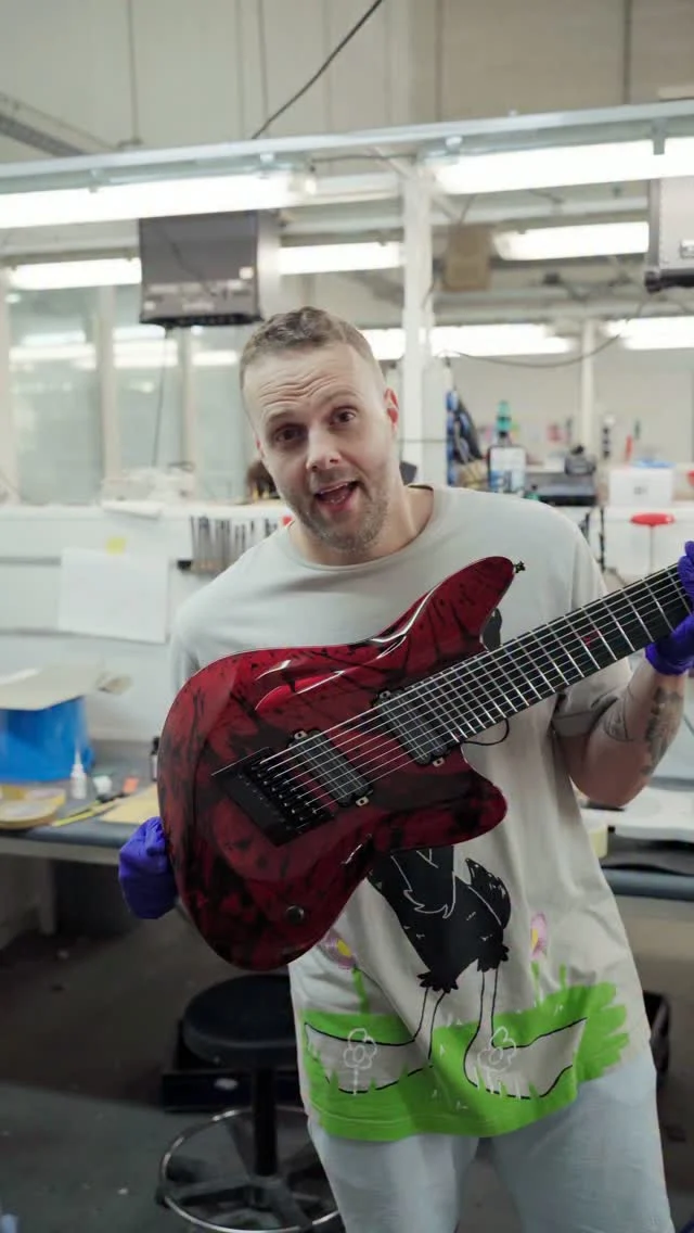Build of the Week Aristides STX8S Red Shattered Gloss featuring a multiscale @evertune and @bareknucklepickupsofficial Halcyons!