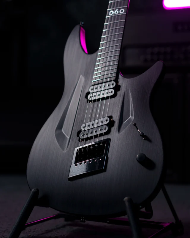 Aristides 060SR Black loaded with @lundgrenguitarpickups M series bridge and Black Heaven neck, along with a multiscale @evertune